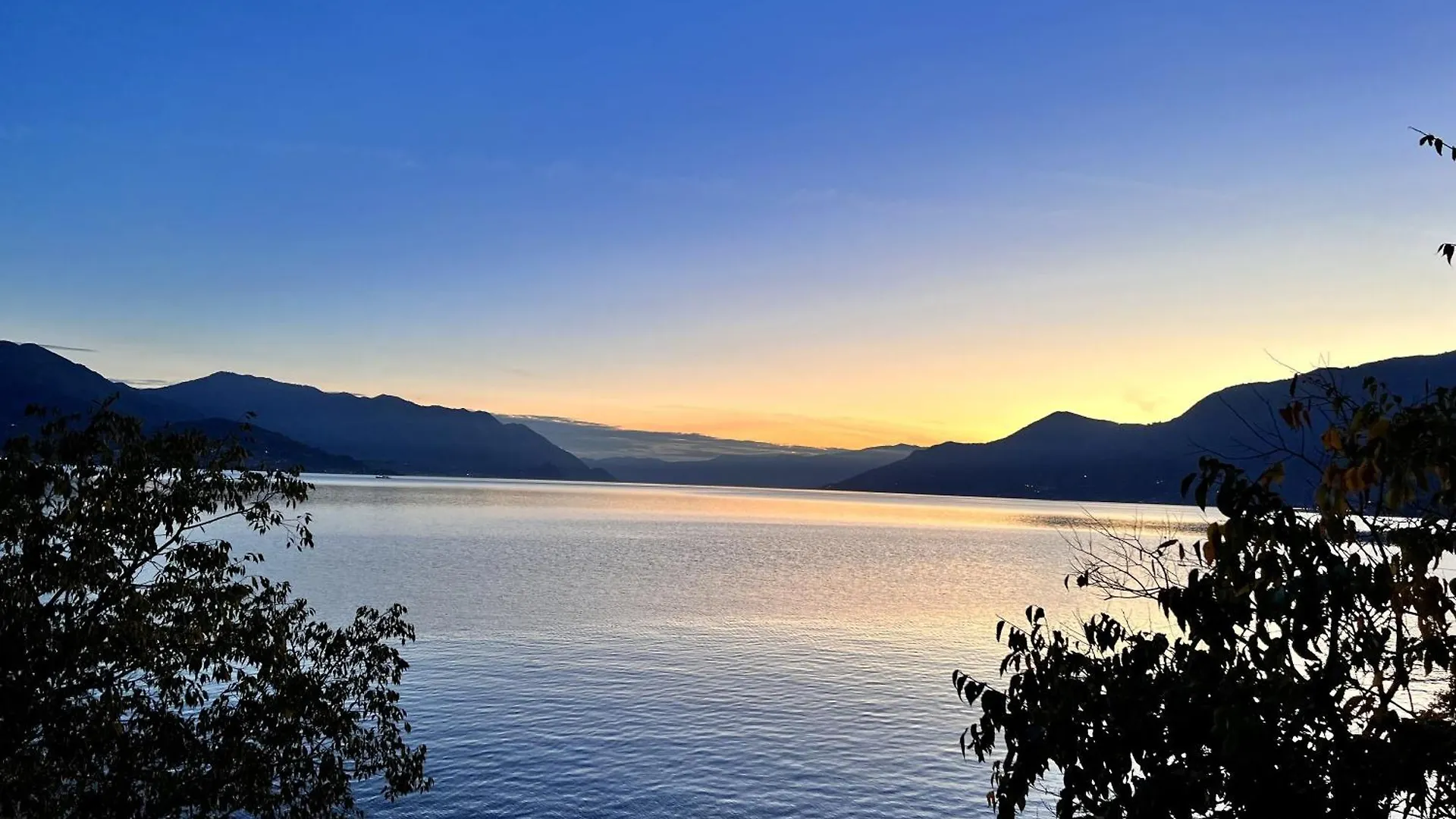 Il Bacio Del Sole 2 Daire Maccagno 0*,  İtalya